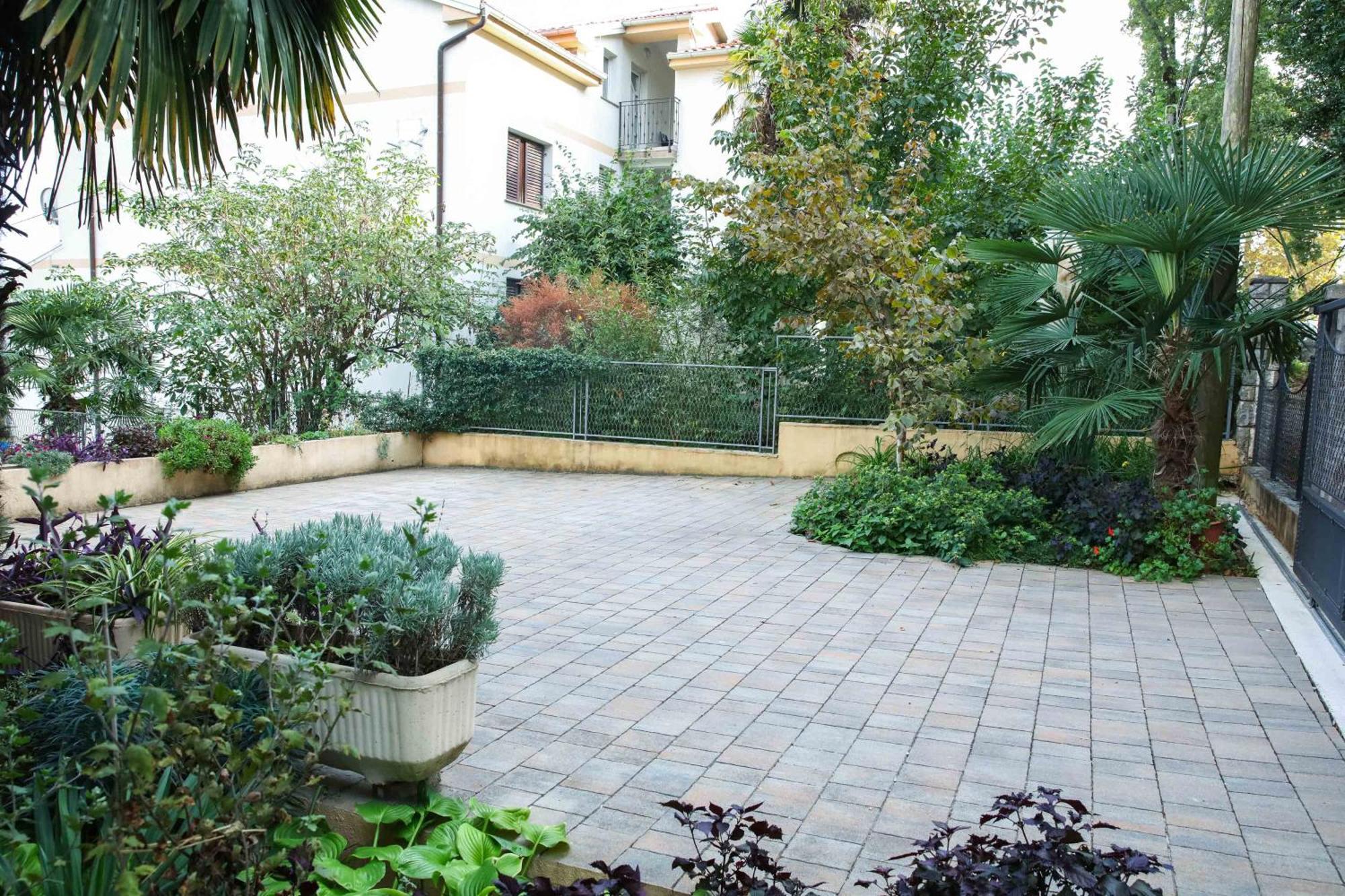 Apartman Lori Lovran Exterior foto